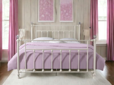 Comet - Bed, Elegant Spindle Design