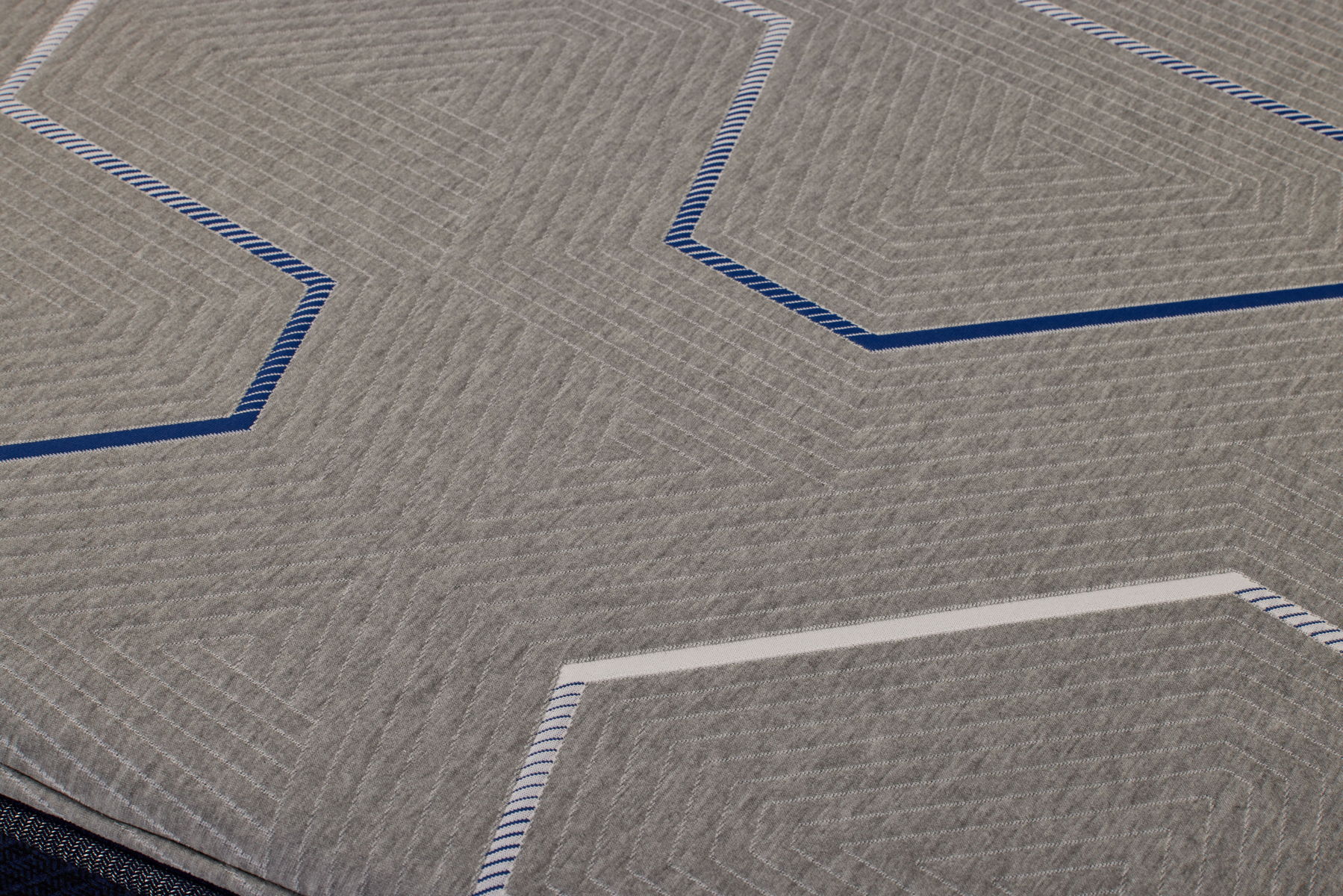 HealthRest - PolarBreeze Super Plush - Image 3